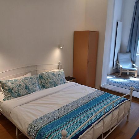 Little Apartment Over The Canal Bolonia Exterior foto