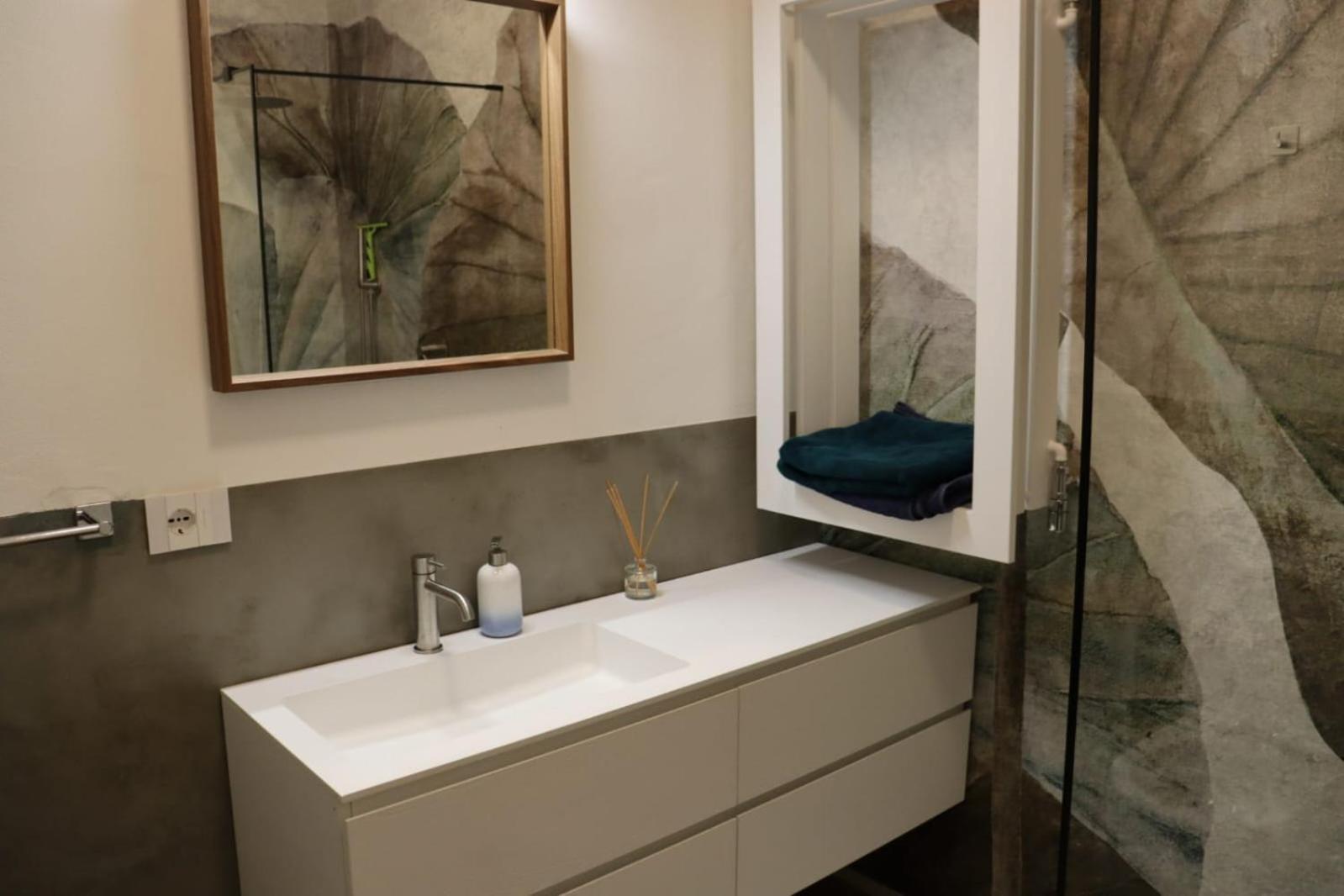 Little Apartment Over The Canal Bolonia Exterior foto